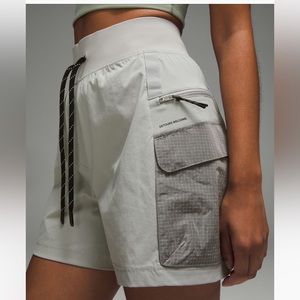 Lululemon Multi-Pocket Cargo HR Hiking Short 5”